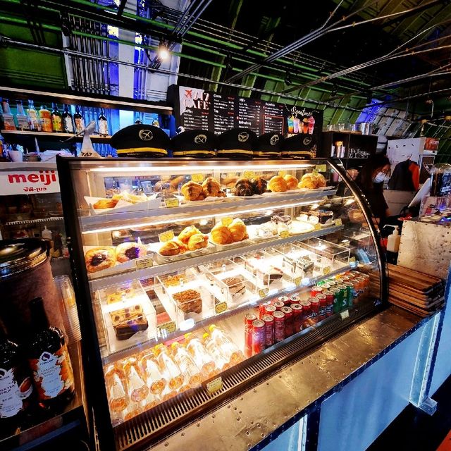 A 747 Cafe located near Suvarnabuhmi Airport