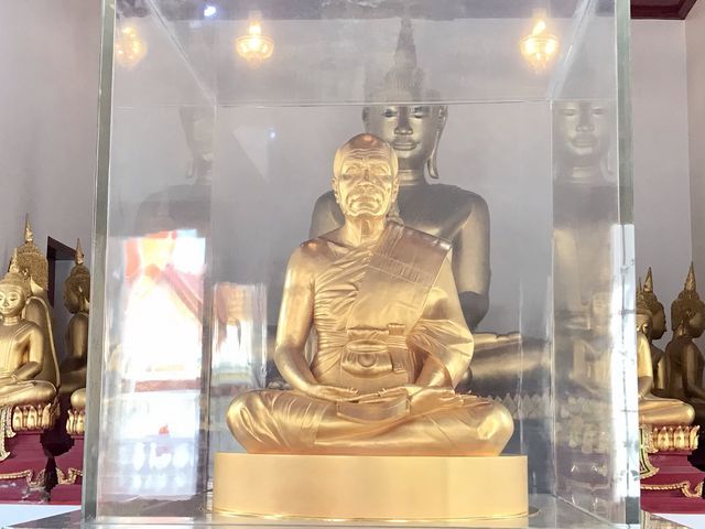 หลวงพ่อสด ทองคำหนัก1,000กิโล