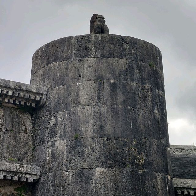 沖縄観光 玉陵（たまうどぅん）