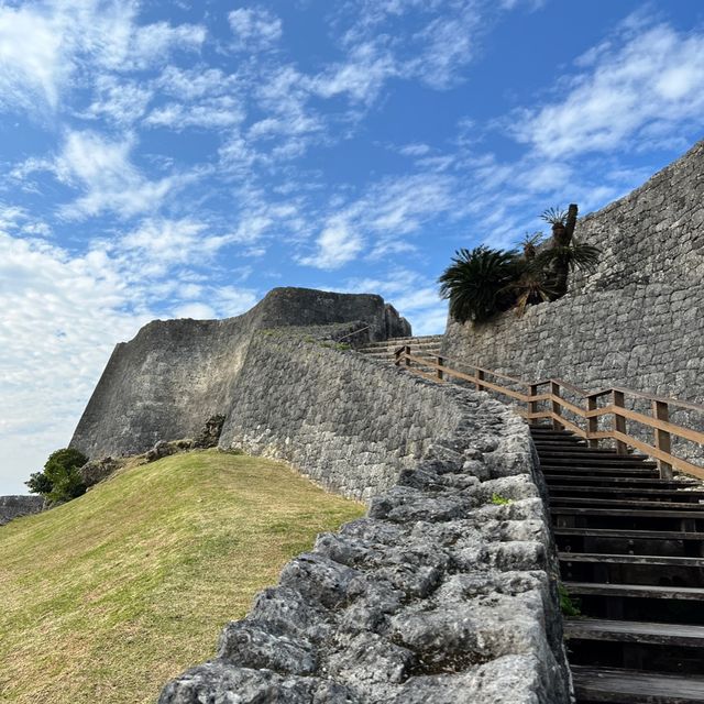 【沖縄・本島】絶景‼️海に囲まれた城跡