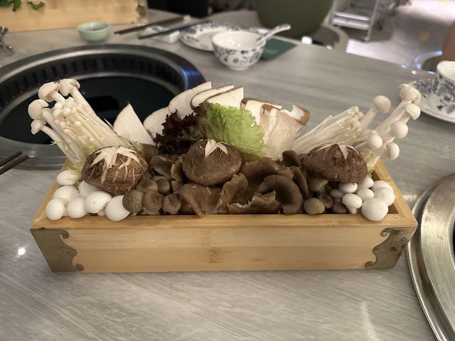 食在銅鑼灣 | 香江花月 | 打卡最強組合牛乳玫瑰鍋加香江拼