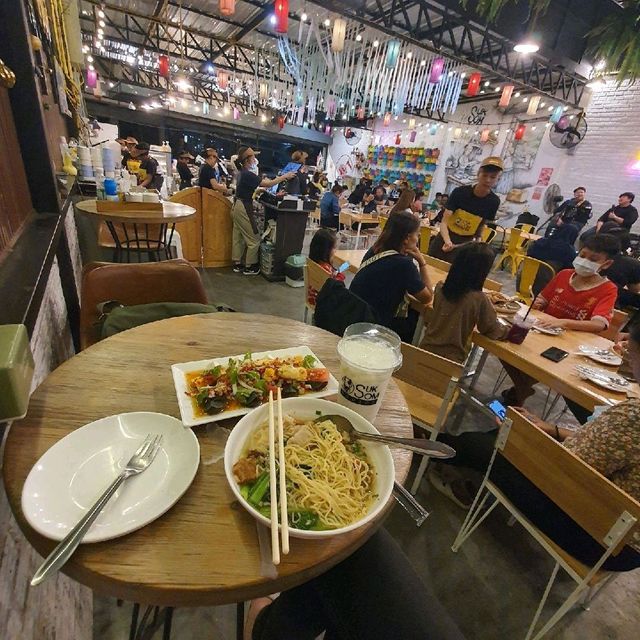 สุขสม นมสด (Sooksom Nomsod)