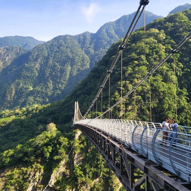 布洛灣山月吊橋