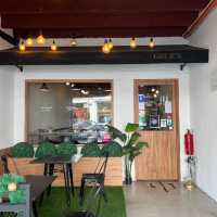 Girlie's Café