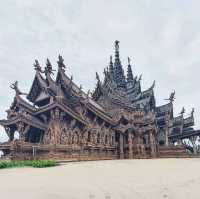 ปราสาทไม้ริมทะเล