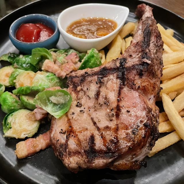 【  以豬肉做主角的西餐廳 】 