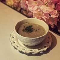 愛心花系共融Cafe