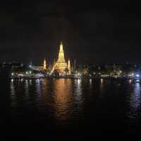 วัดโพธิ์ตอนกลางคืน