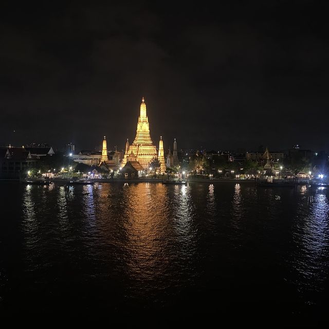 วัดโพธิ์ตอนกลางคืน