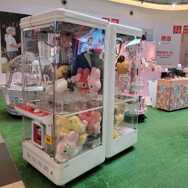 Sanrio Characters in the city! 