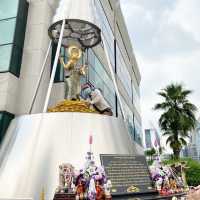 พระแม่ลักษมี เทพีแห่งความมั่งคั่งและโชคลาภ