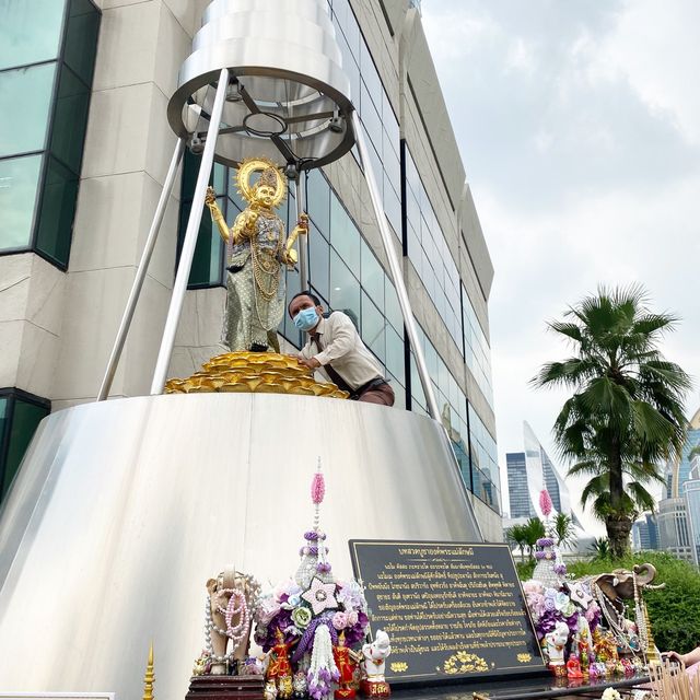 พระแม่ลักษมี เทพีแห่งความมั่งคั่งและโชคลาภ