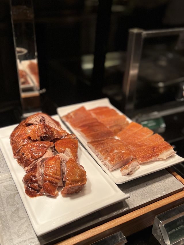 冷盤甜品味道中上，惟熱食選擇較少