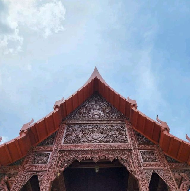 วัดอ่าวน้อย ____พระอุโบสถไม้สักทอง____