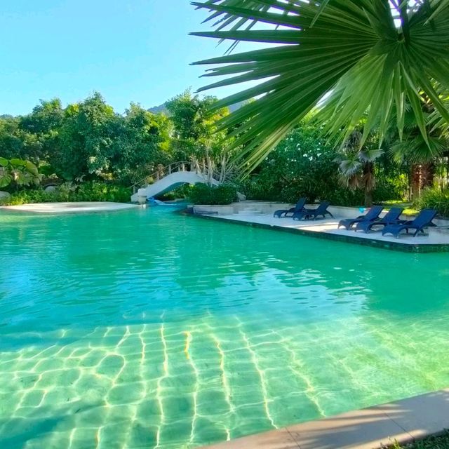 ในทอนบุรี..ห้องดี ติดหาด สระใส สวนสวย ชอบเลย🥰