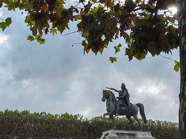 Visit the Arc de Triomphe in Montpellier.