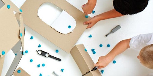 Gwneithurwyr Bach (Oedran 5+) / Mini Makers (Ages 5+) | Llyfrgell Llanelli Library