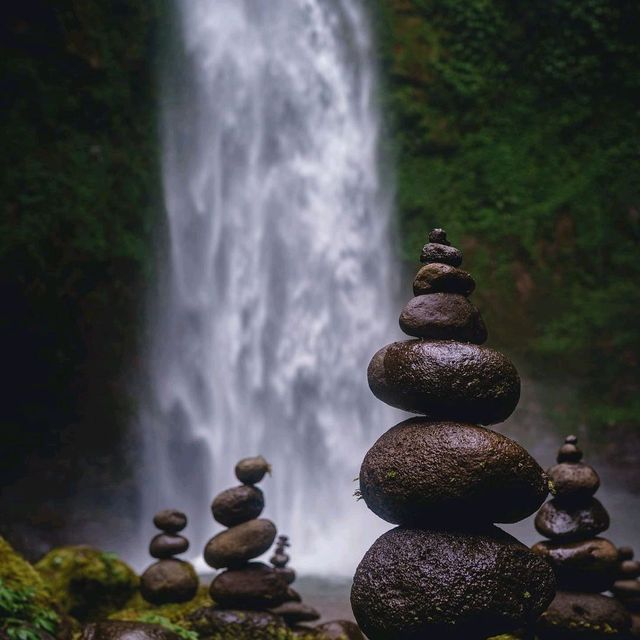 air terjun rainbow valley