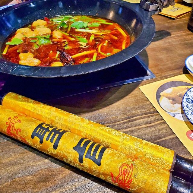 🐲宮廷氣派豪華火鍋
😑食玉炊桂