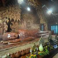 วัดหลวงขุนวิน วัดซ่อนตัวอยู่ในป่า