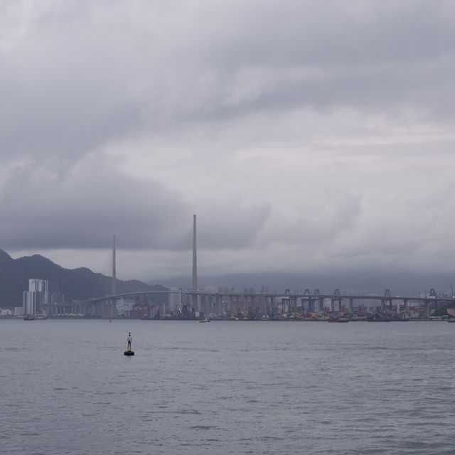 維港遊撞上多雲天，失望！  