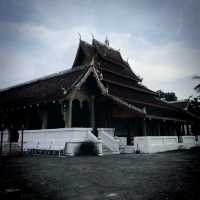 Largest Buddhist temple In luang prabnag 
