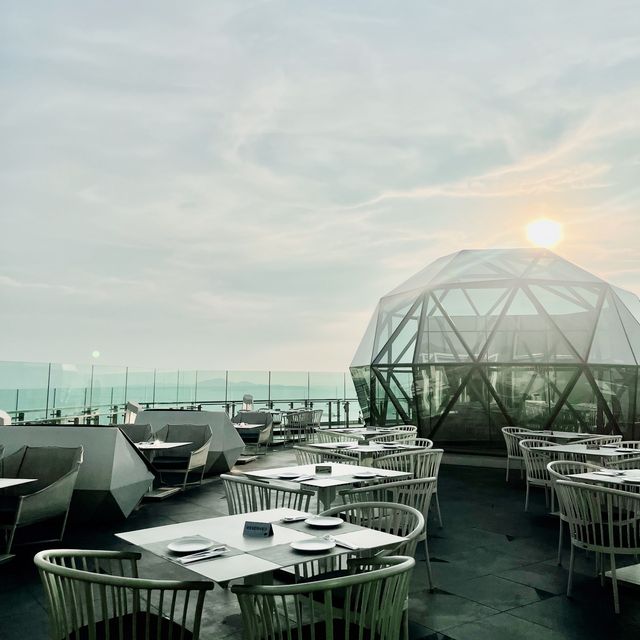 Rooftop getaway at Pattaya 🌊 #เช็คอินทะเล 