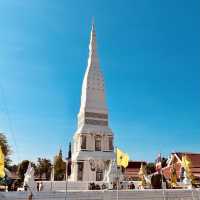 คนเกิดวันศุกร์ต้องไปกราบ #พระธาตุท่าอุเทน 