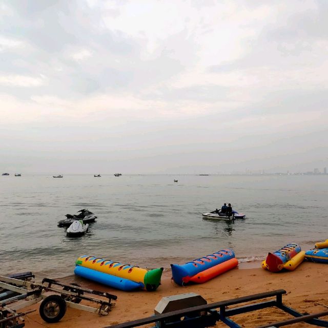 หาดบางเสร่ ยามเย็น
