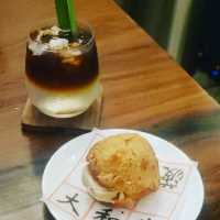 中藥店內的西式cafe