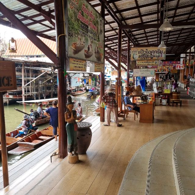Most Popular Floating Market(Damnoen)