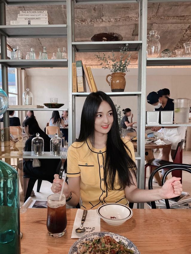 압구정 브런치 하면 이 곳!? 연예인들도 왔다가는 압구정 맛집 '꽁티드툴레아'