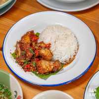 ร้านก๋วยเตี๋ยวต้มยำเจ้าเด็ดสุดแซ่บบบ