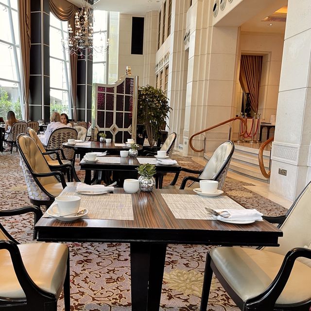 High-Tea moment at Brasserie Les Saveurs