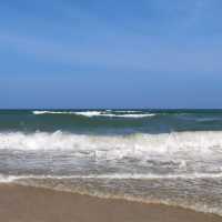 ทะเลชายหาดบ้านกรูด เงียบ สงบ เป็นส่วนตัวมาก 