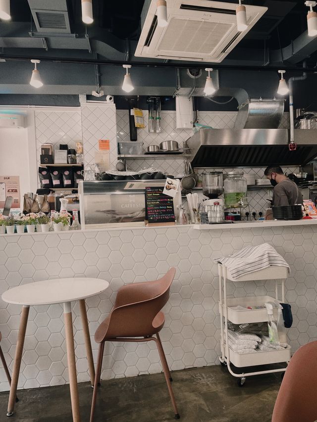 《大 件 夾 抵 食》