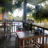 ตลาดเก่าริมน้ำหัวตะเข้
