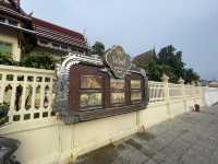 เดินเที่ยวชมถนนสนามไชยกันเถอะ