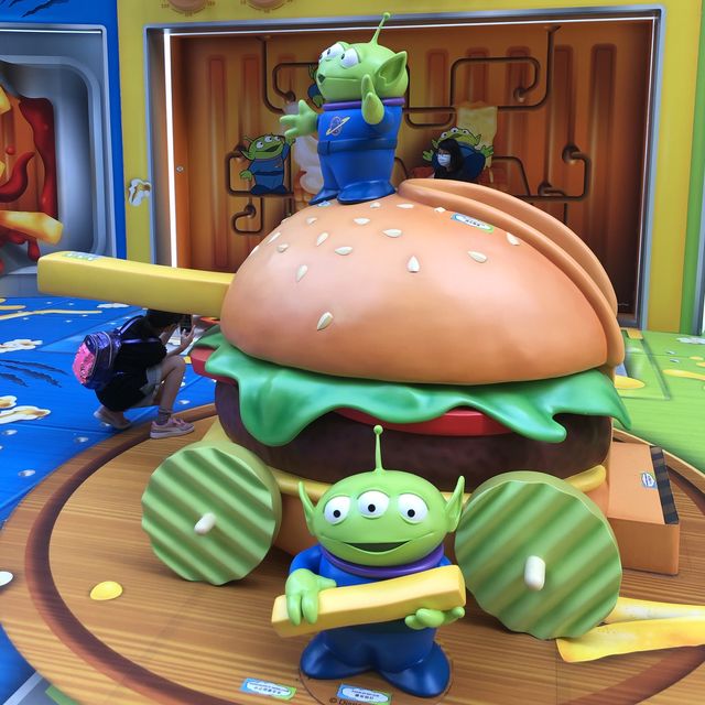🍿🍦史迪仔與三眼仔美食對壘🍔🍕