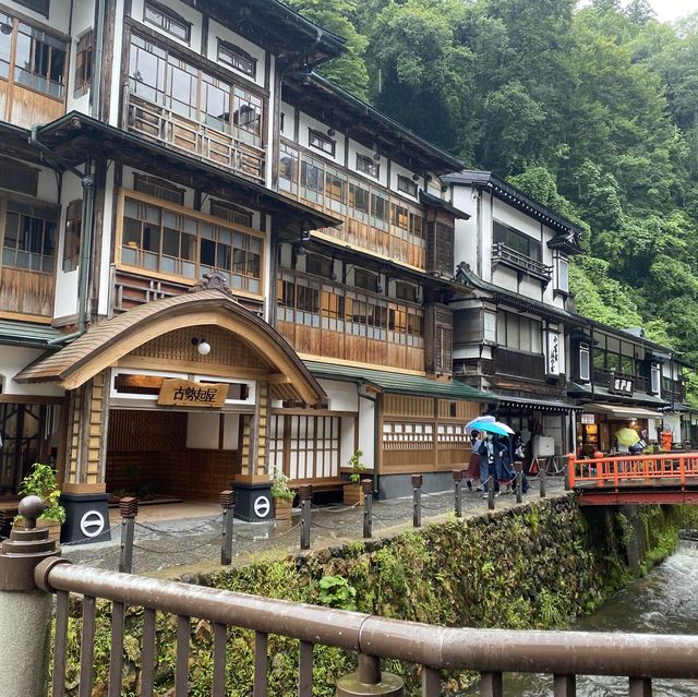 おしんの舞台！レトロな雰囲気漂う銀山温泉
