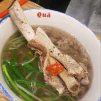 베트남 현지 느낌의 힙한 식당 '꾸아'