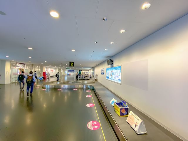 夜の神戸空港着陸