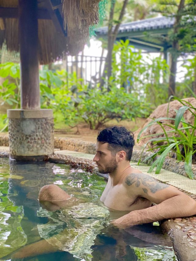 Amazing chill hot springs🧡