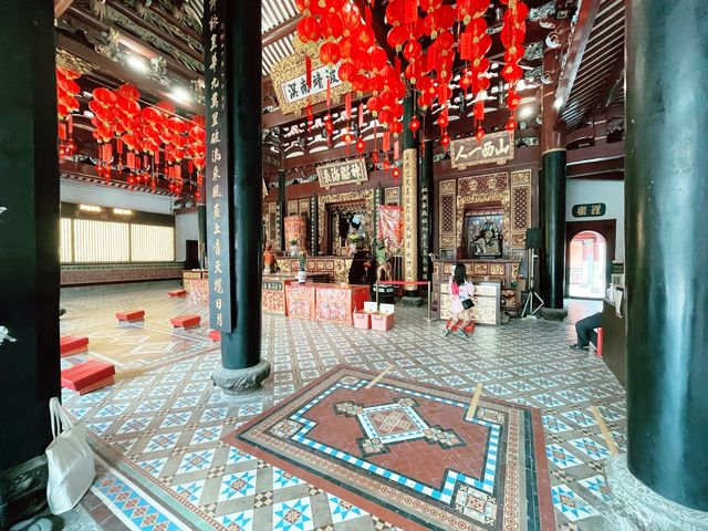 Oldest Chinese temple in Singapore