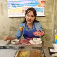 一次過吃到川菜火鍋+燒烤爐+串串燒