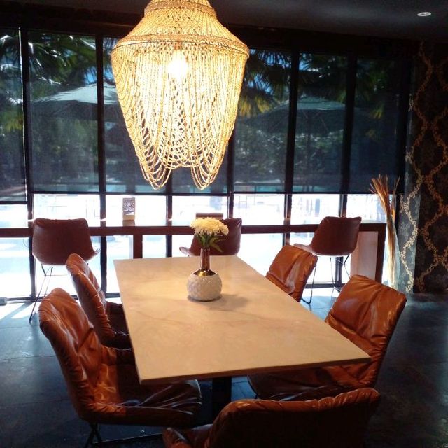 Cafe'หรู ในบรรยากาศของ Citygate Hotel หาดกมลา