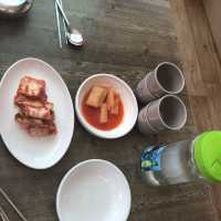 특수부위를 넣어 고기가 꼬들꼬들한 최애 김치찌개 맛집 