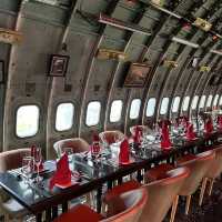 รีวิว Fine Dining ระดับ First Class บนเครื่องบิน