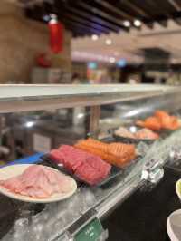 冷盤甜品味道中上，惟熱食選擇較少
