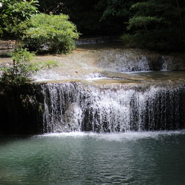 น้ำตกเอราวัณ  Erawan National Park .. 🌳💦